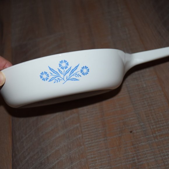 Corning Ware Blue Cornflower P-83-B Sauce Pan 6-1/2 Inch Handled Skillet G98 - Picture 2 of 8